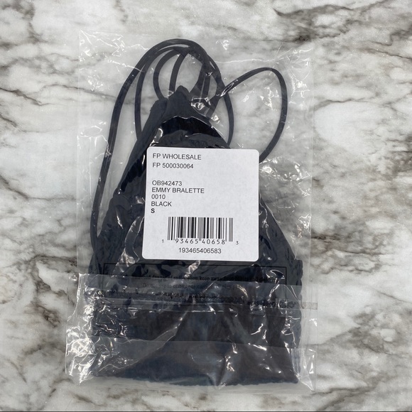 18 M Free People NWT Emmy Bralette Multi Strap Shirred V Neck Black XSmall Small - Picture 2 of 4